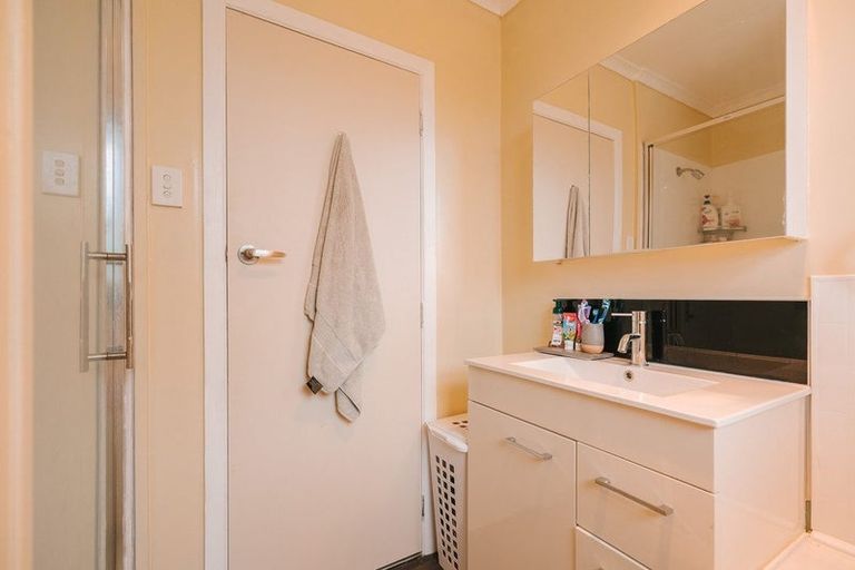 Photo of property in 27 Cavendish Crescent, Awapuni, Palmerston North, 4412