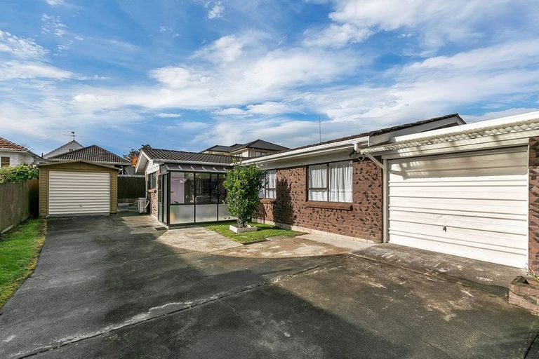 Photo of property in 2/133 Rangitoto Road, Papatoetoe, Auckland, 2025