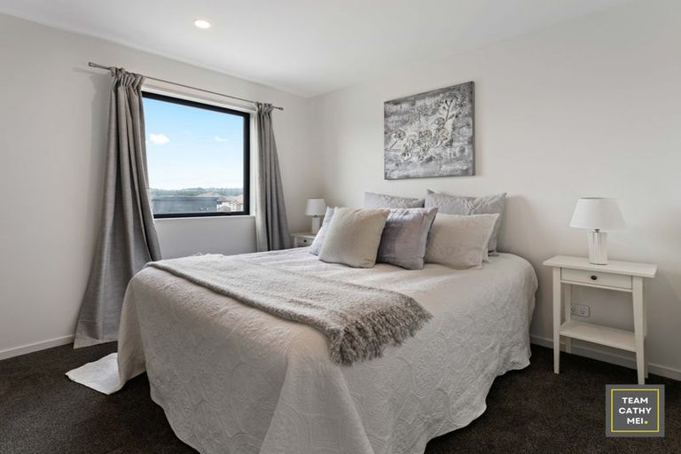 Photo of property in 6 Papa Takaro Lane, Flat Bush, Auckland, 2019