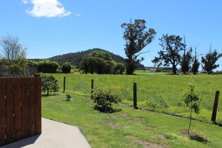 Photo of property in 11 Toiora Close, Takaka, 7110