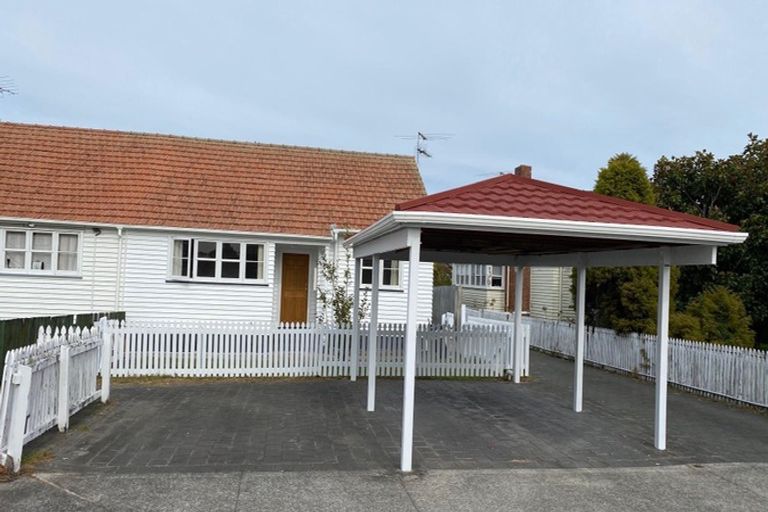 Photo of property in 10 Onewa Road, Northcote Point, Auckland, 0627