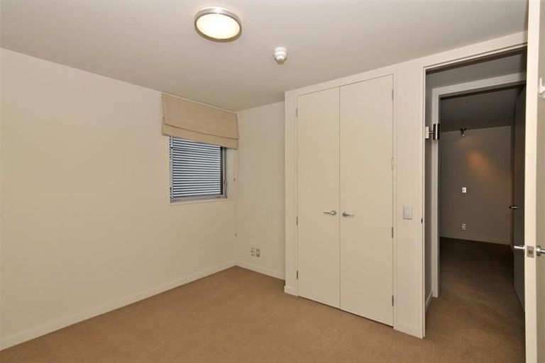 Photo of property in Montreaux Apartments, 5f/164 The Terrace, Wellington Central, Wellington, 6011