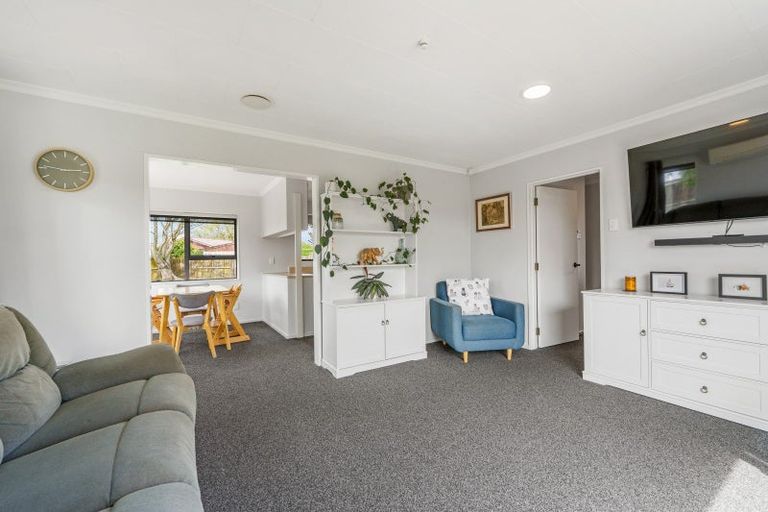 Photo of property in 8 Chelmarsh Place, Highbury, Palmerston North, 4412