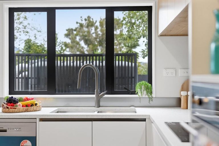 Photo of property in 4/7 Tapu Road, Huapai, Kumeu, 0810