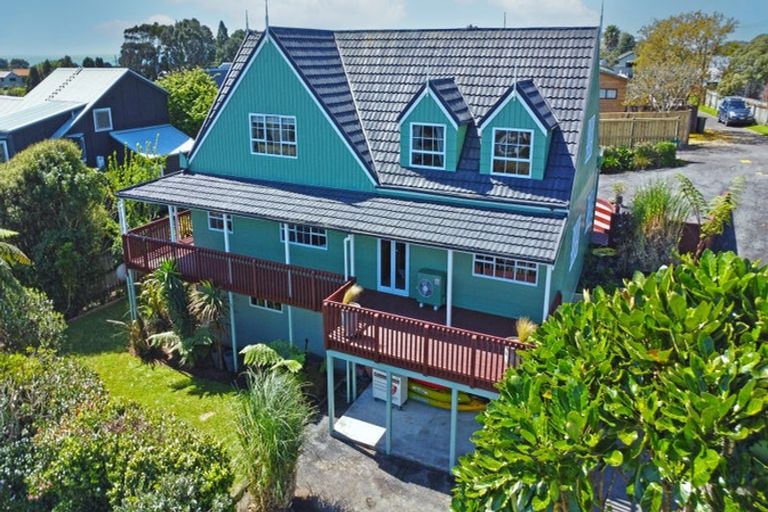 Photo of property in 6d Donnelly Street, Oakura, 4314