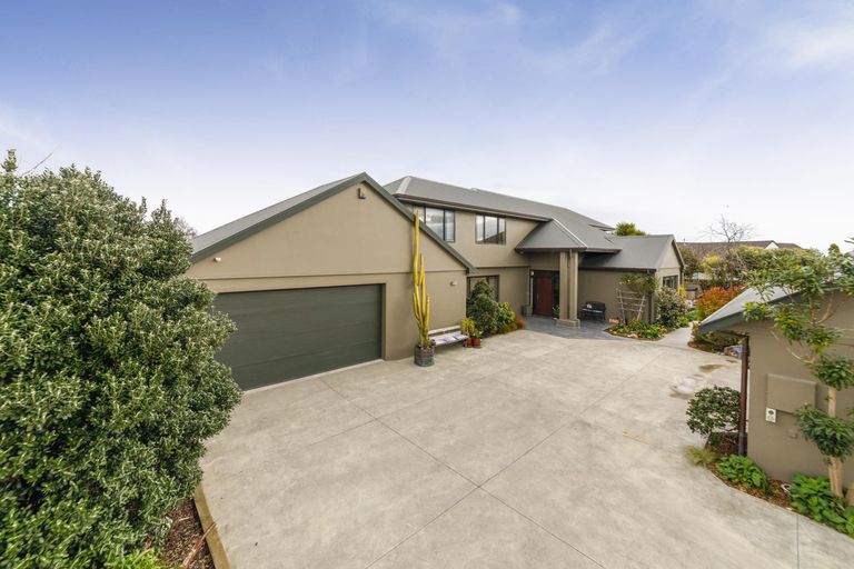 Photo of property in 172 Kelvin Grove Road, Kelvin Grove, Palmerston North, 4414
