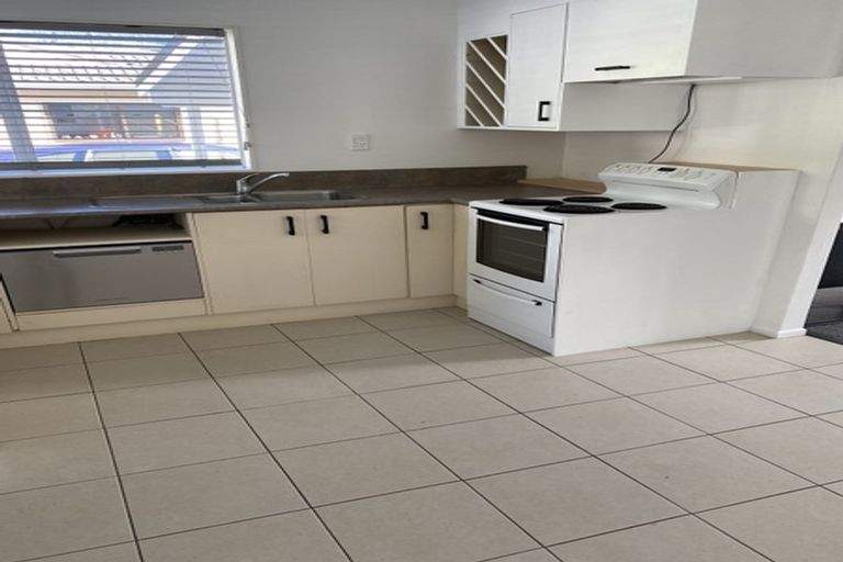 Photo of property in 2/21 Amber Grove, Birchville, Upper Hutt, 5018