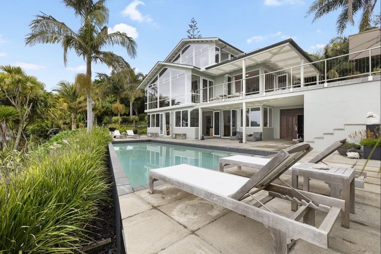 Photo of property in 100 Cornwallis Road, Cornwallis, Auckland, 0604