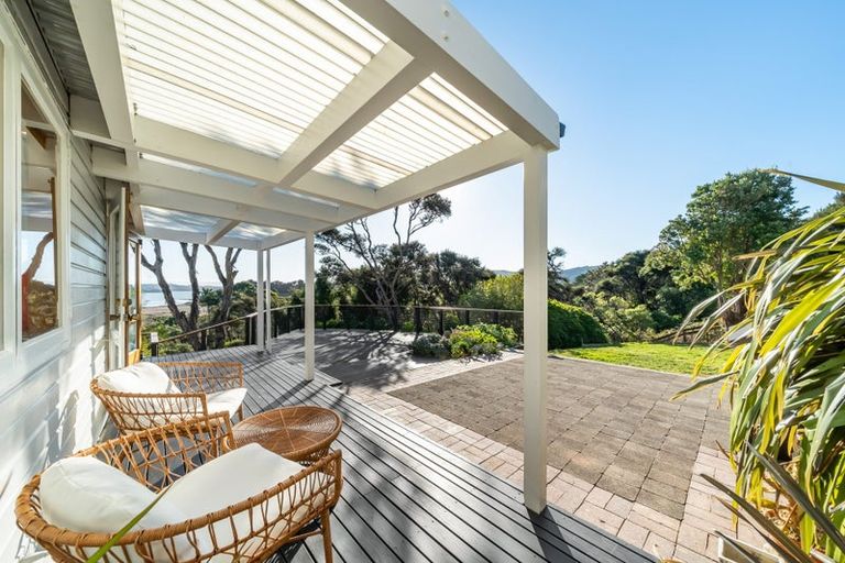 Photo of property in 92 Paekakariki Hill Road, Pauatahanui, Porirua, 5381