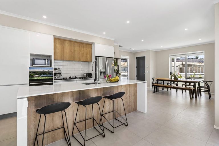 Photo of property in 23 Kukuwai Avenue, Red Beach, 0932