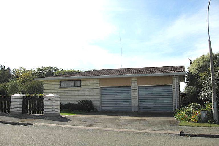 Photo of property in 1 Pitman Place, Waimate, 7924