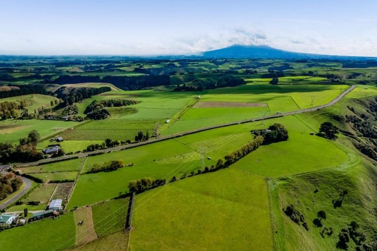 Photo of property in 724 Ararata Road, Ararata, Hawera, 4674