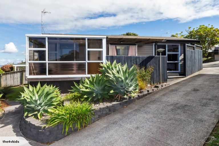 Photo of property in 76a Bradbury Road, Botany Downs, Auckland, 2010