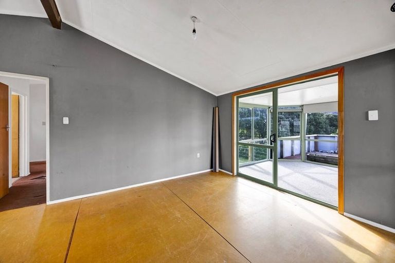 Photo of property in 5 Hughson Place, Opunake, 4616