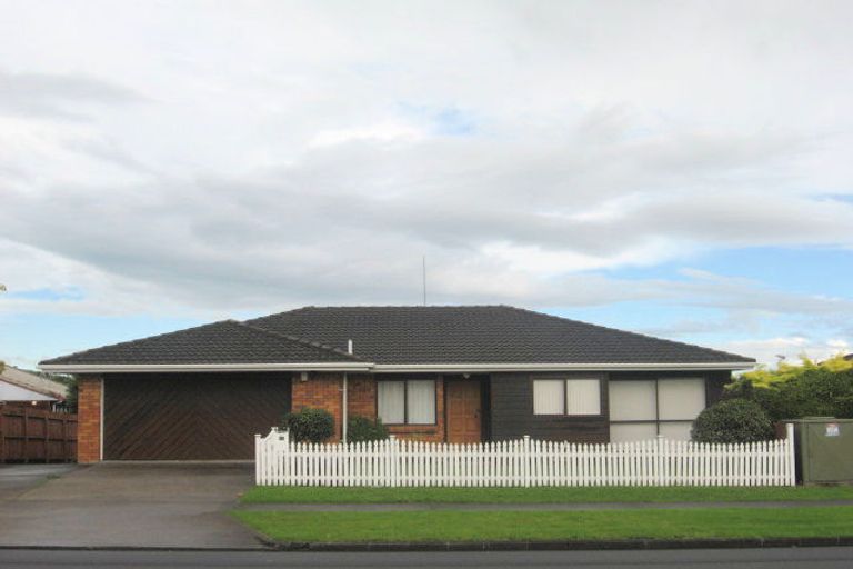 Photo of property in 1/81 Aviemore Drive, Highland Park, Auckland, 2010