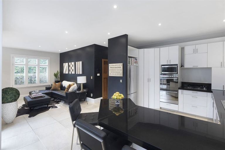 Photo of property in 36 Leinster Road, Merivale, Christchurch, 8014