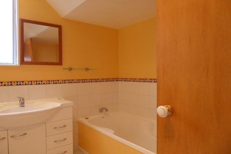 Photo of property in Millcourt Flats, 39 Mills Street, Boulcott, Lower Hutt, 5010