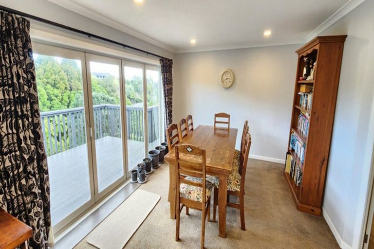 Photo of property in 9a Larsen Place, Merrilands, New Plymouth, 4312