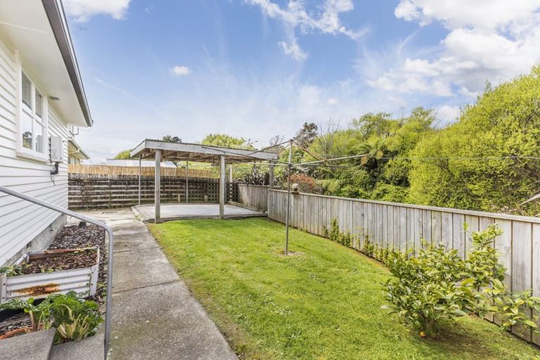 Photo of property in 10 Findlay Street, Tawa, Wellington, 5028