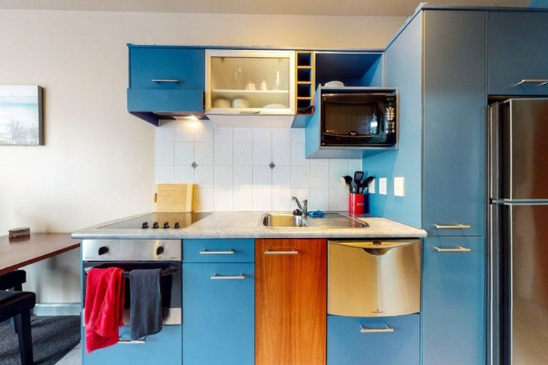 Photo of property in Atrium Towers, 5p/154 The Terrace, Wellington Central, Wellington, 6011