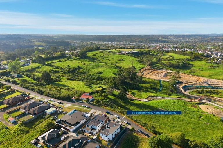 Photo of property in 7d Babich Road, Henderson Valley, Auckland, 0614