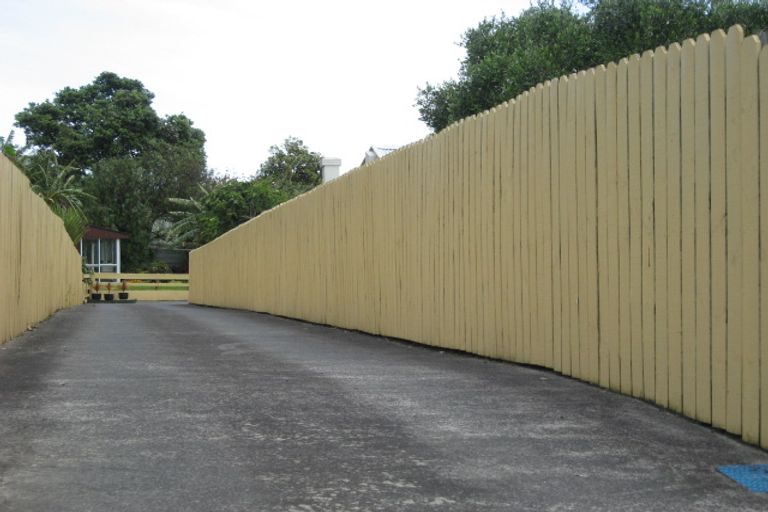 Photo of property in 1 Woodward Avenue, Mangere Bridge, Auckland, 2022