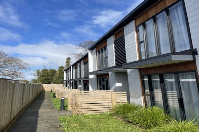 Photo of property in 10/129 St George Street, Papatoetoe, Auckland, 2025