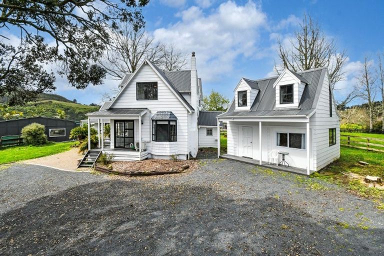 Photo of property in 59 Chamberlain Road, Bombay, 2675