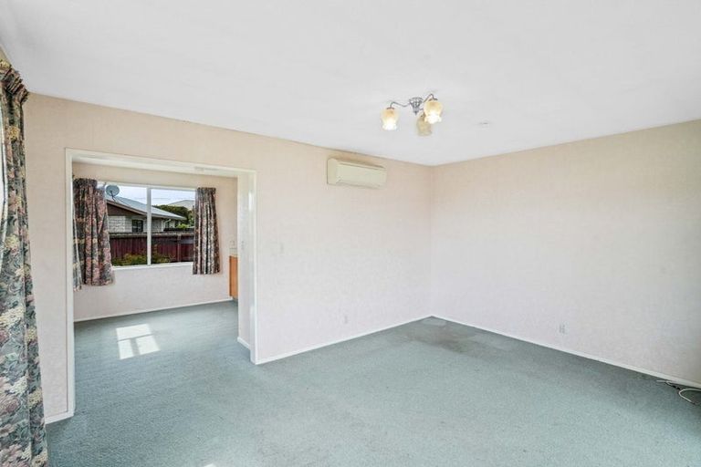 Photo of property in 2/4 Brixton Street, Islington, Christchurch, 8042