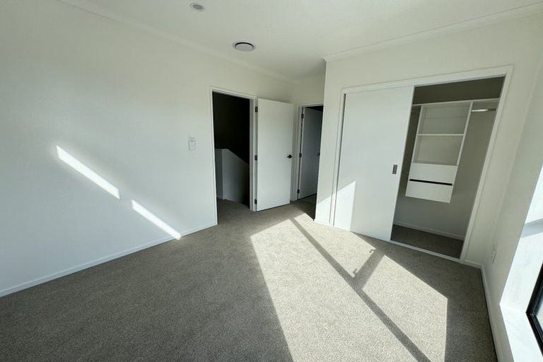 Photo of property in 15 Mahalo Avenue, Wiri, Auckland, 2104
