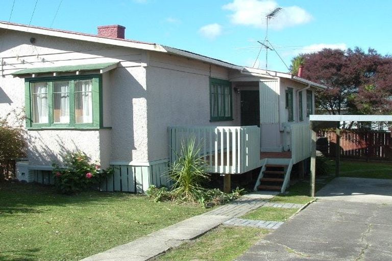 Photo of property in 1/12 Hinekohu Street, New Lynn, Auckland, 0600