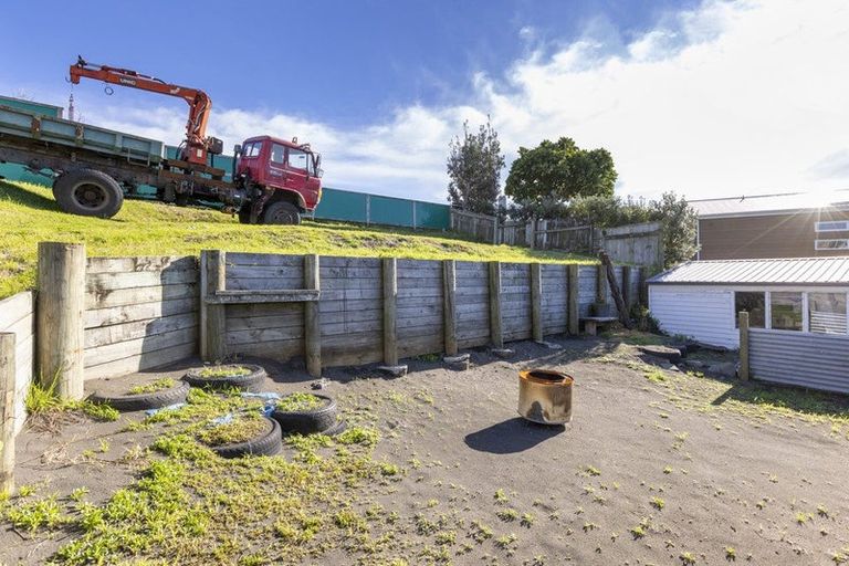 Photo of property in 32 Ngamotu Road, Moturoa, New Plymouth, 4310