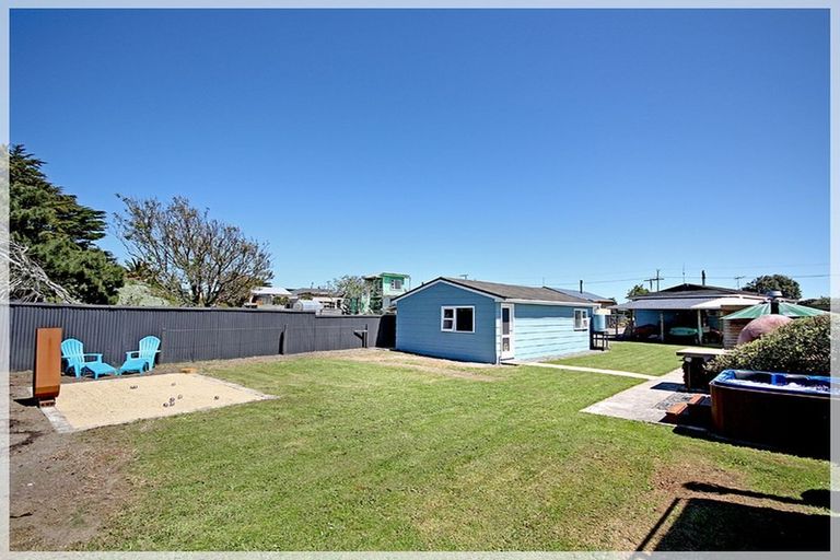 Photo of property in 29 Punga Street, Tangimoana, 4822