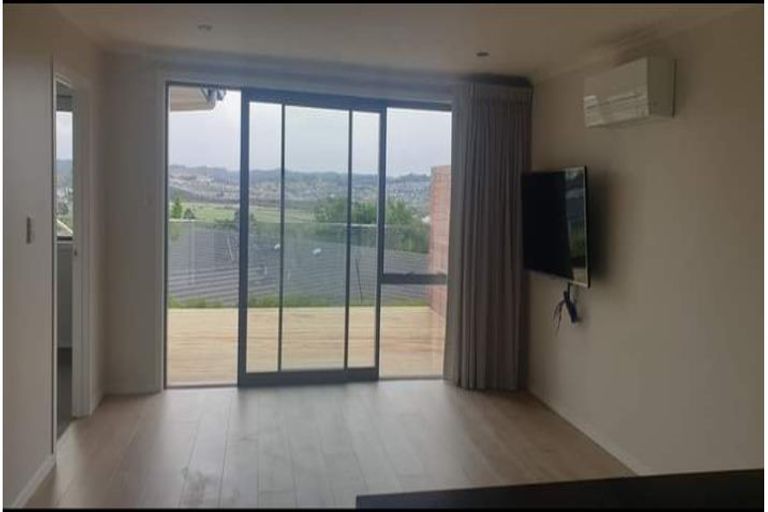 Photo of property in 2 Ridgeview Close, Red Beach, 0932