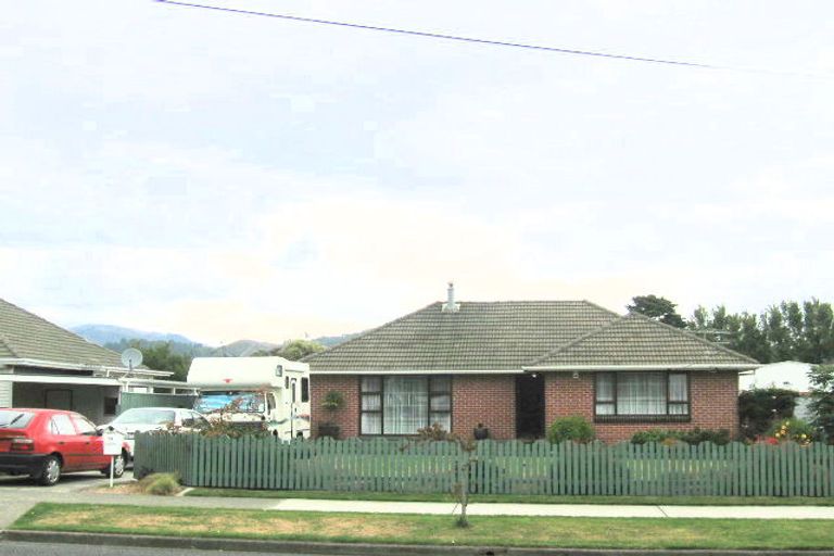 Photo of property in 76 Fraser Crescent, Elderslea, Upper Hutt, 5018