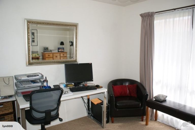 Photo of property in 20 Taupata Street, Redcliffs, Christchurch, 8081