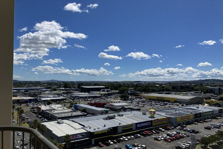 Photo of property in The Rennaissance, 13h/18 Ronwood Avenue, Manukau, Auckland, 2104