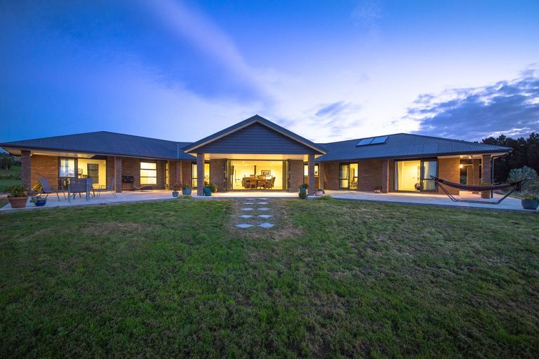 Photo of property in 219 Kahuterawa Road, Linton, Palmerston North, 4472