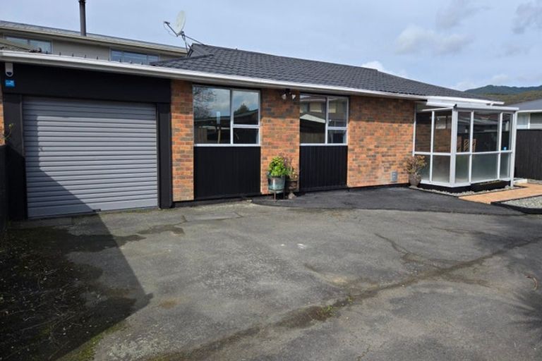 Photo of property in 2/29 Clouston Park Road, Clouston Park, Upper Hutt, 5018