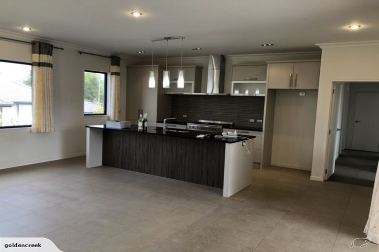 Photo of property in 8 Travis View Drive, Fairview Heights, Auckland, 0632