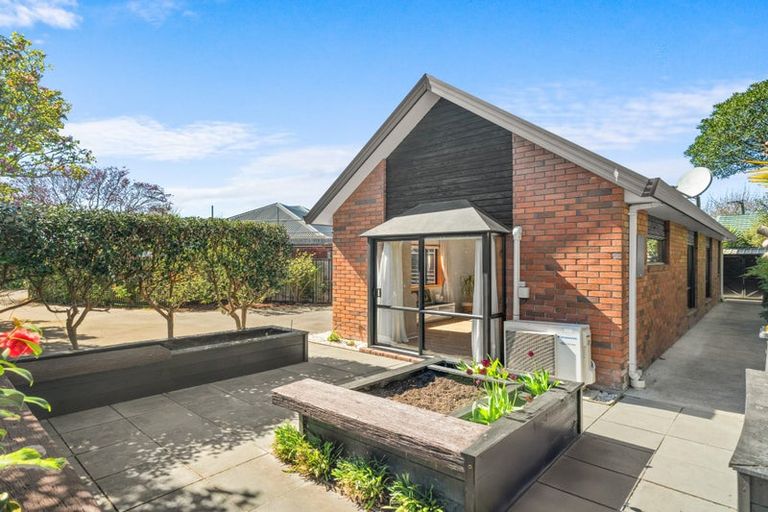 Photo of property in 71 Hamilton Avenue, Ilam, Christchurch, 8041