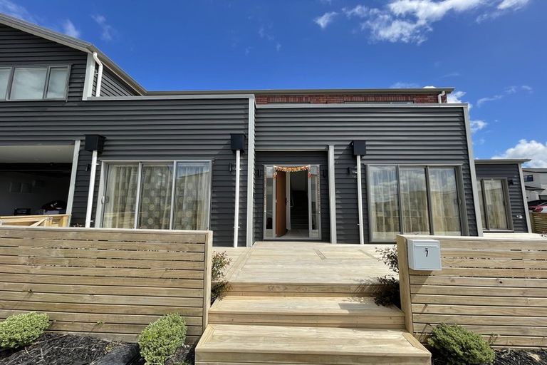 Photo of property in 7 Hea Road, Hobsonville, Auckland, 0616