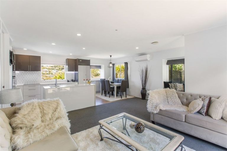 Photo of property in 2/30 Witheford Drive, Bayview, Auckland, 0629