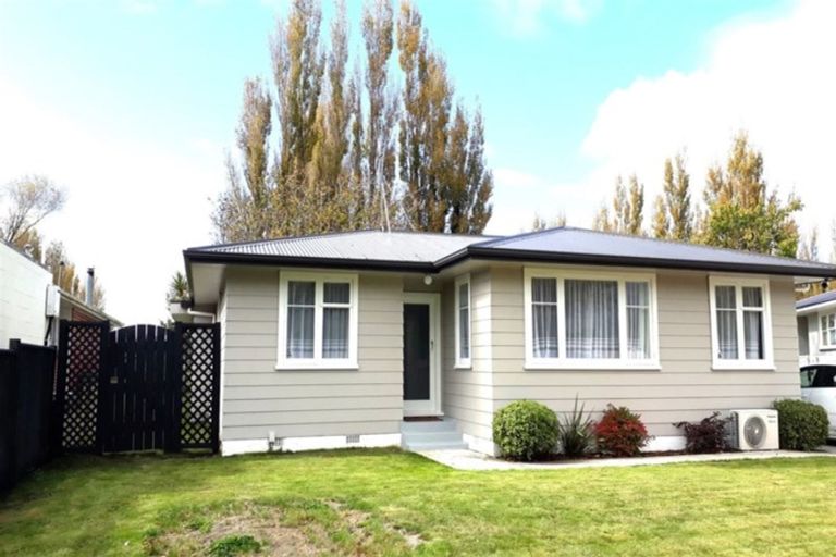 Photo of property in 41 Ruamahanga Crescent, Terrace End, Palmerston North, 4410