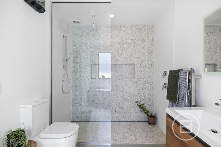 Photo of property in 61 Drysdale Road, Jacks Point, 9371