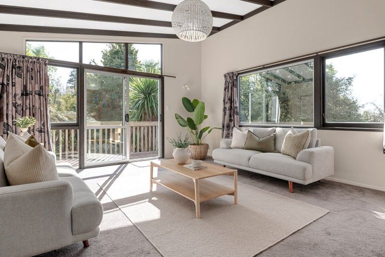 Photo of property in 10 Burwood Place, Silverdale, Hamilton, 3216