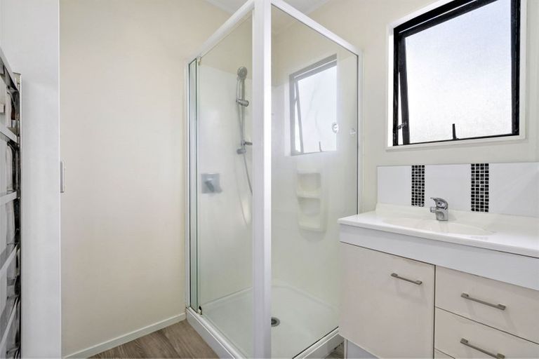 Photo of property in 2/160 Archers Road, Glenfield, Auckland, 0629