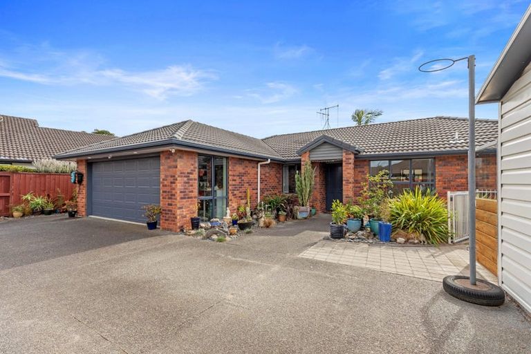 Photo of property in 24 Carrington Drive, Papamoa Beach, Papamoa, 3118