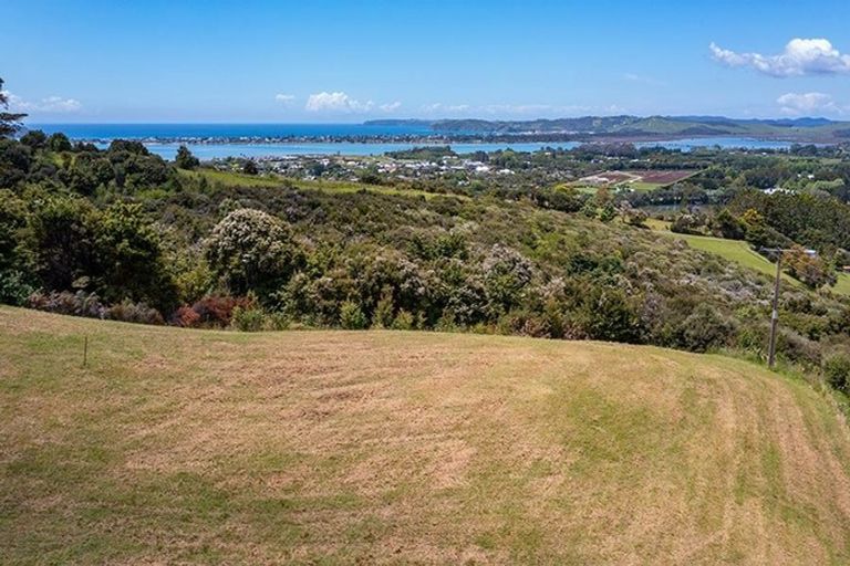 Photo of property in 70 Upper Whangateau Road, Big Omaha, 0985