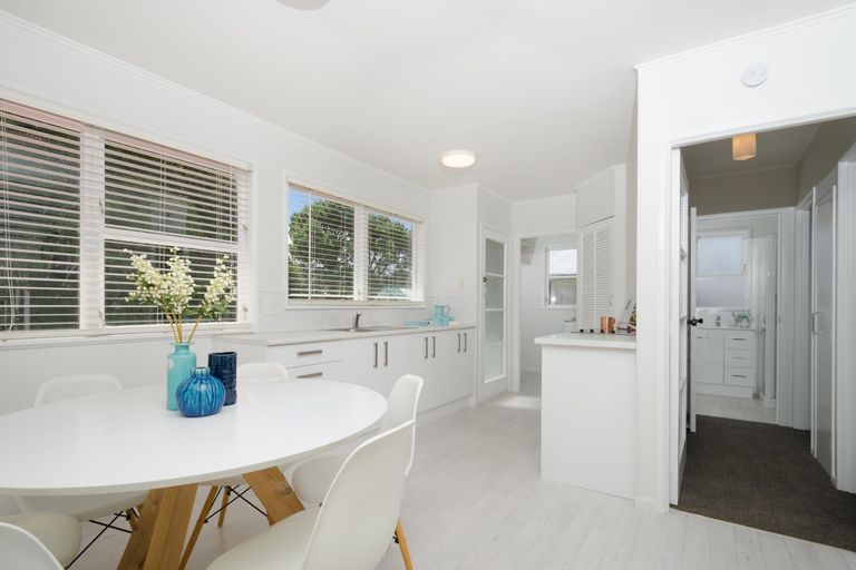 Photo of property in 1/29 Glendene Avenue, Glendene, Auckland, 0602